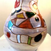 Vase à étranglement à décor abstrait polychrome années 60