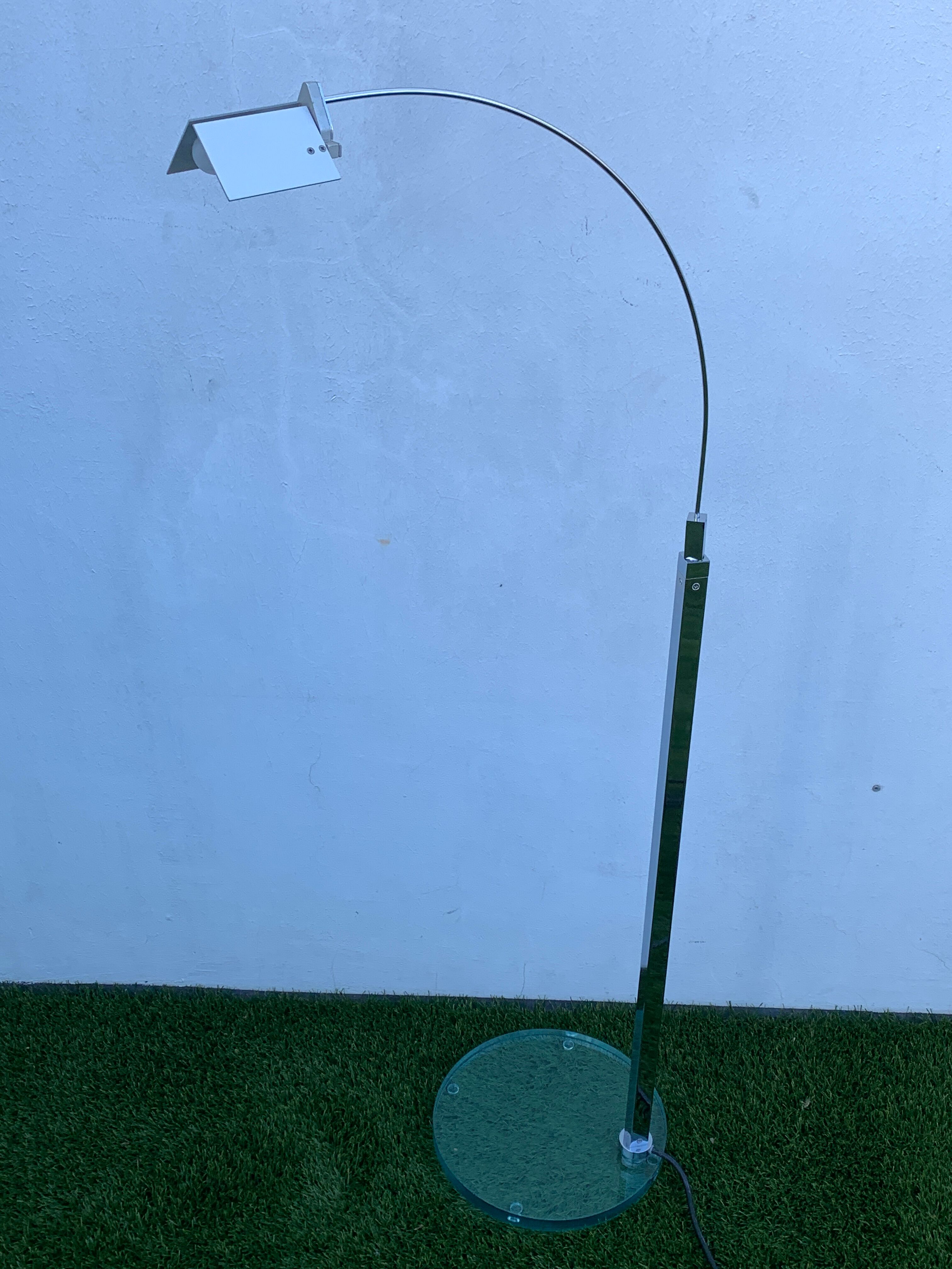 Chromed metal and glass floor lamp designed by Fontana Arte, Falena model by Alvaro Siza, 1990
