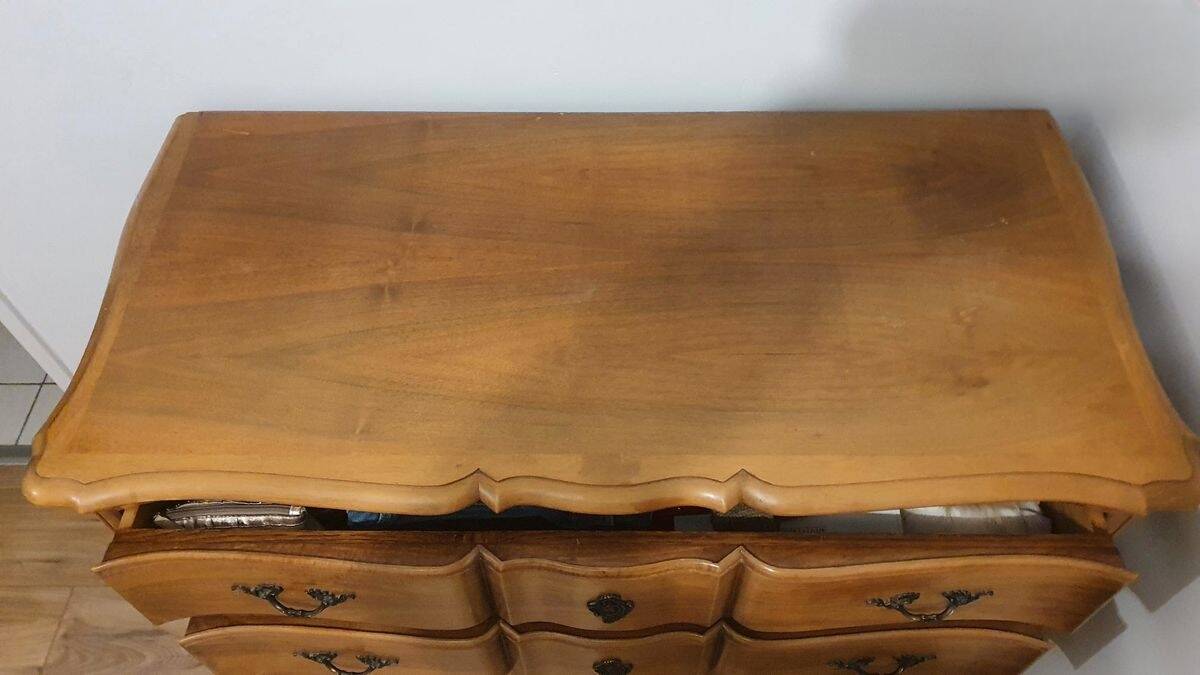 Crossbow commode in Louis XV style