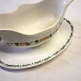 Very pretty gravy boat from Villeroy & Boch in good condition