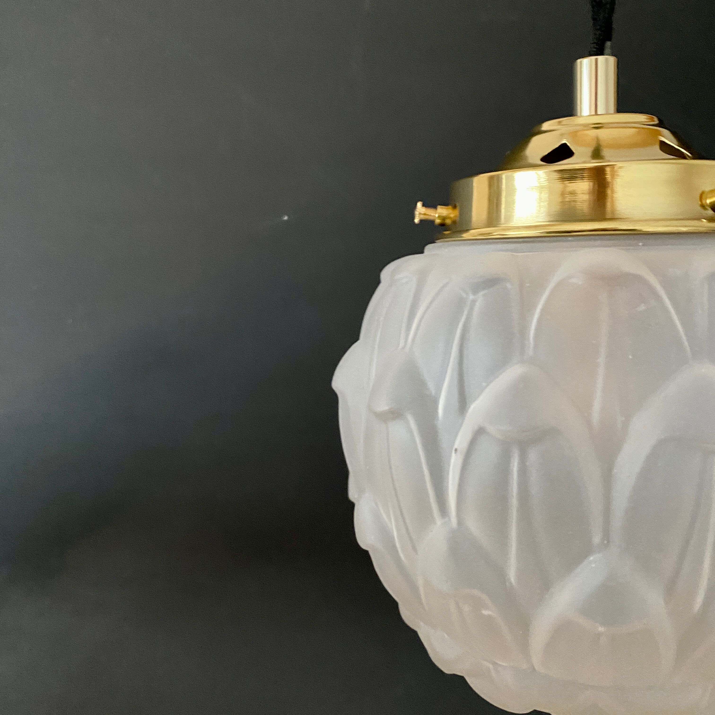 Vintage art deco globe pendant lamp in frosted glass