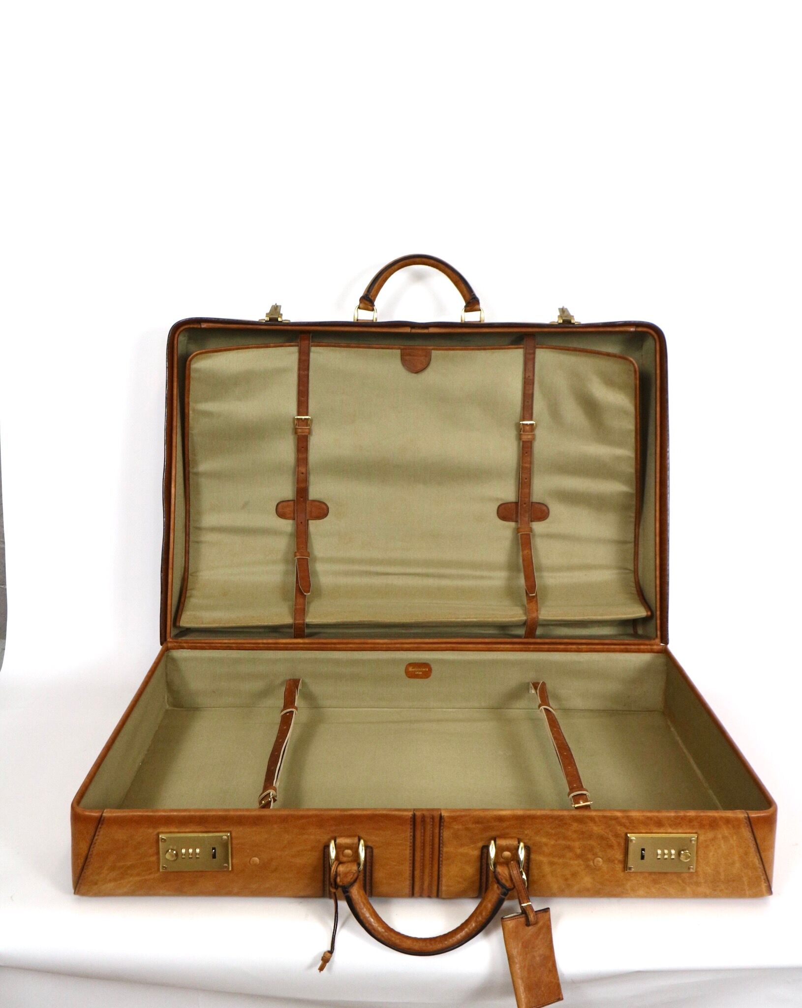 Set three vintage leather suitcases