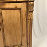 Buffet two fir bodies, glazed in the upper part.