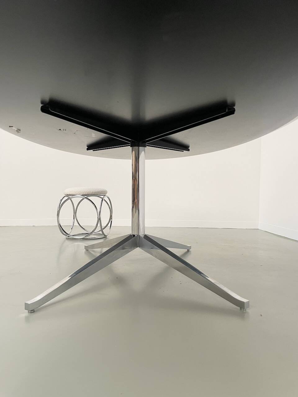 Knoll 244 cm conference or dining table