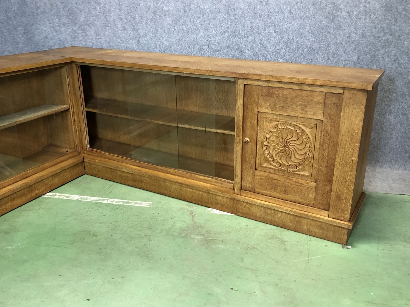The 1940s oak corner Cabinet