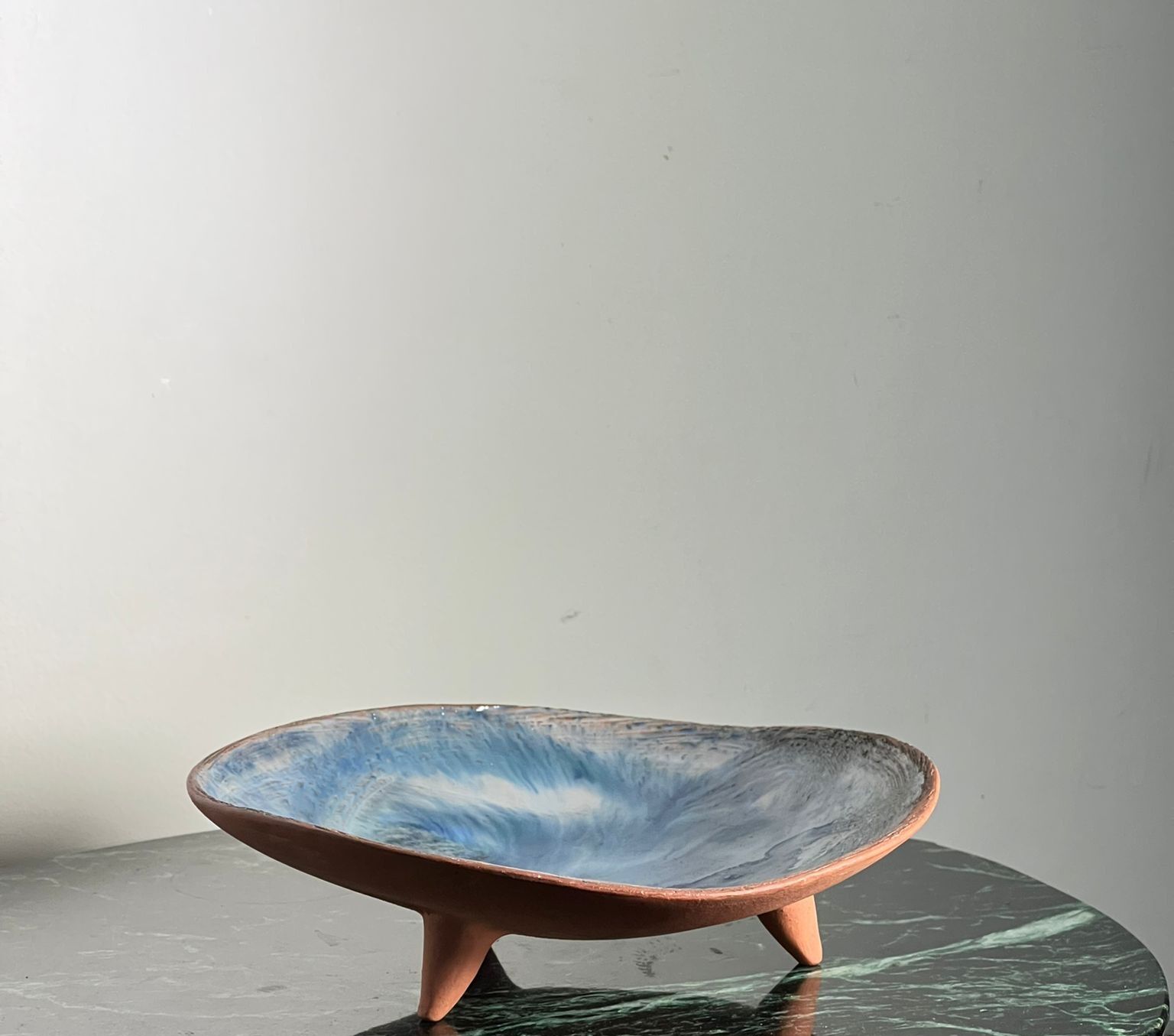 Coupe tripode en gres émaillé, céramique JS