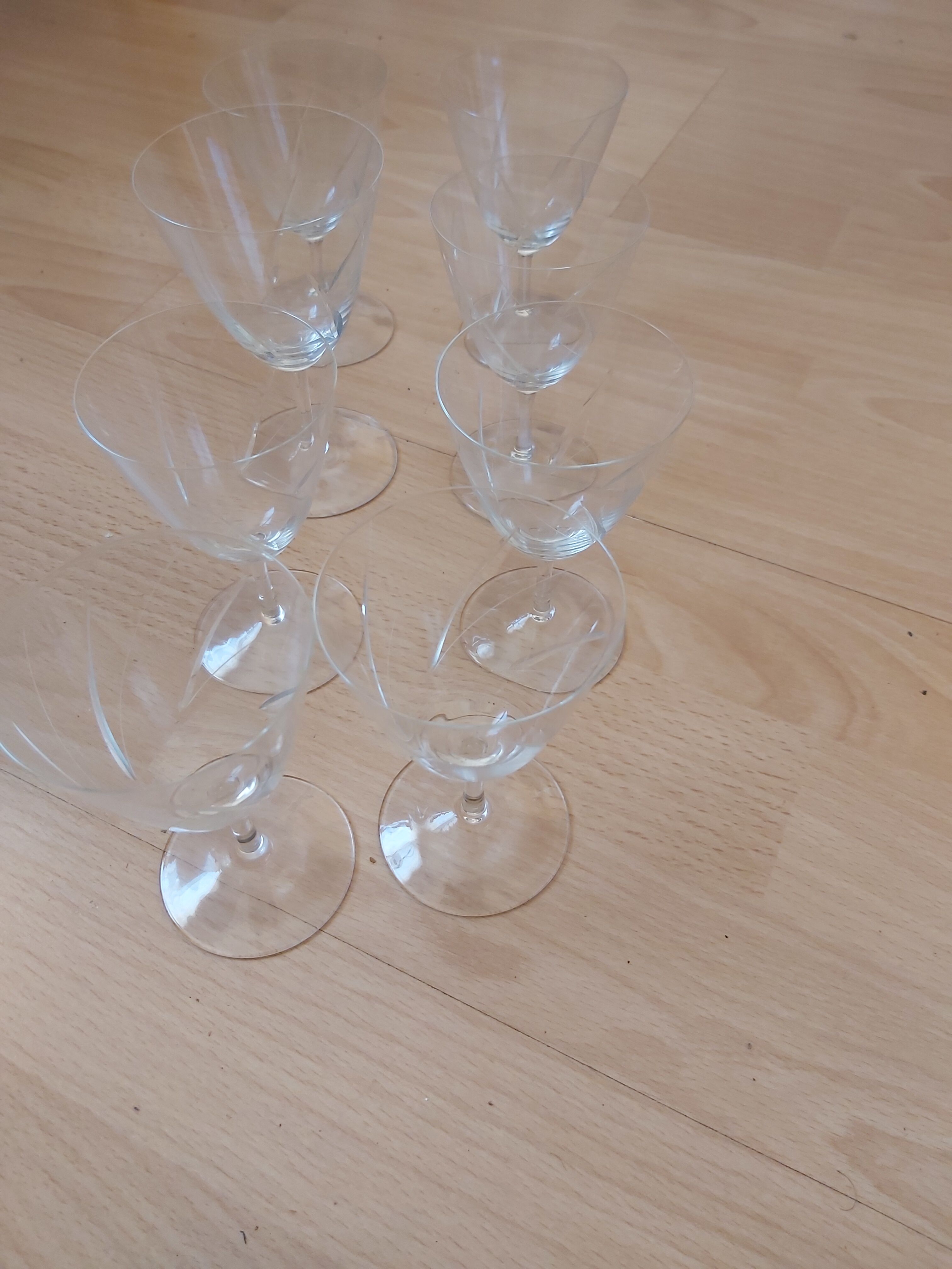 Set of 7 crystal glasses