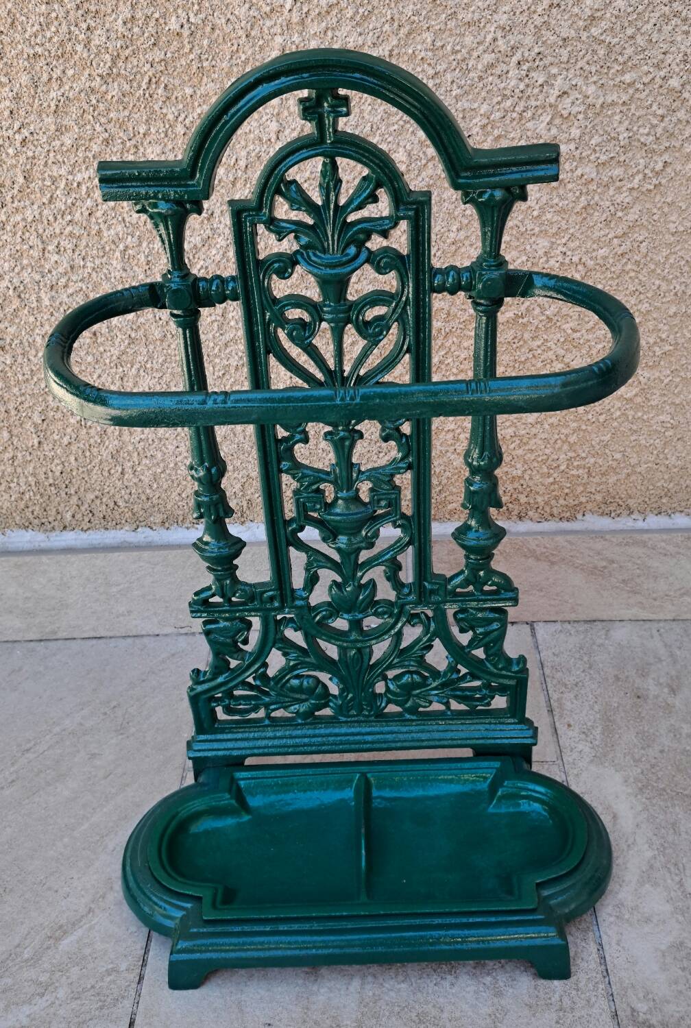 Cast iron umbrella stand