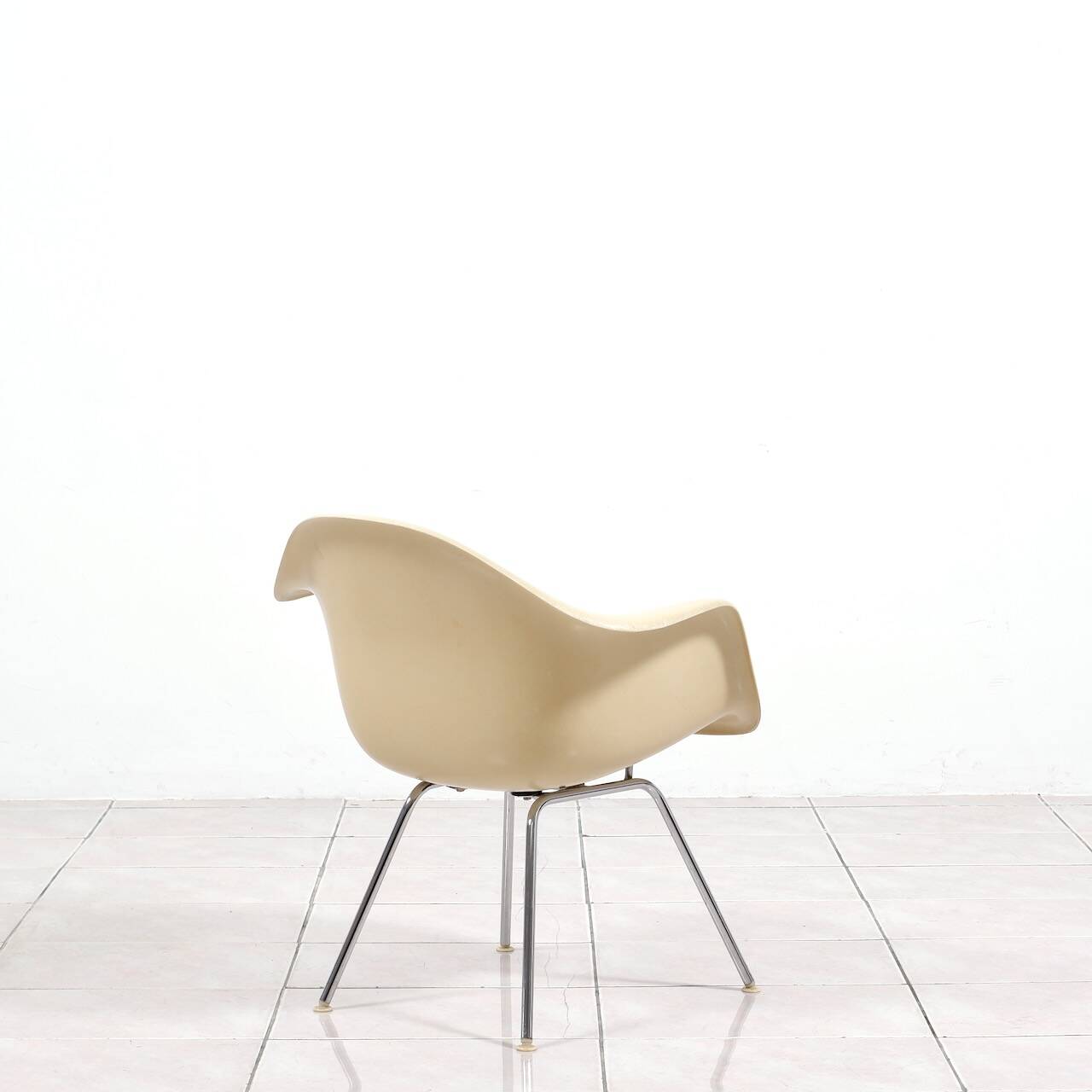 4 Eames DAX fiberglass lounge chairs with purple upholstery by Herman Mille