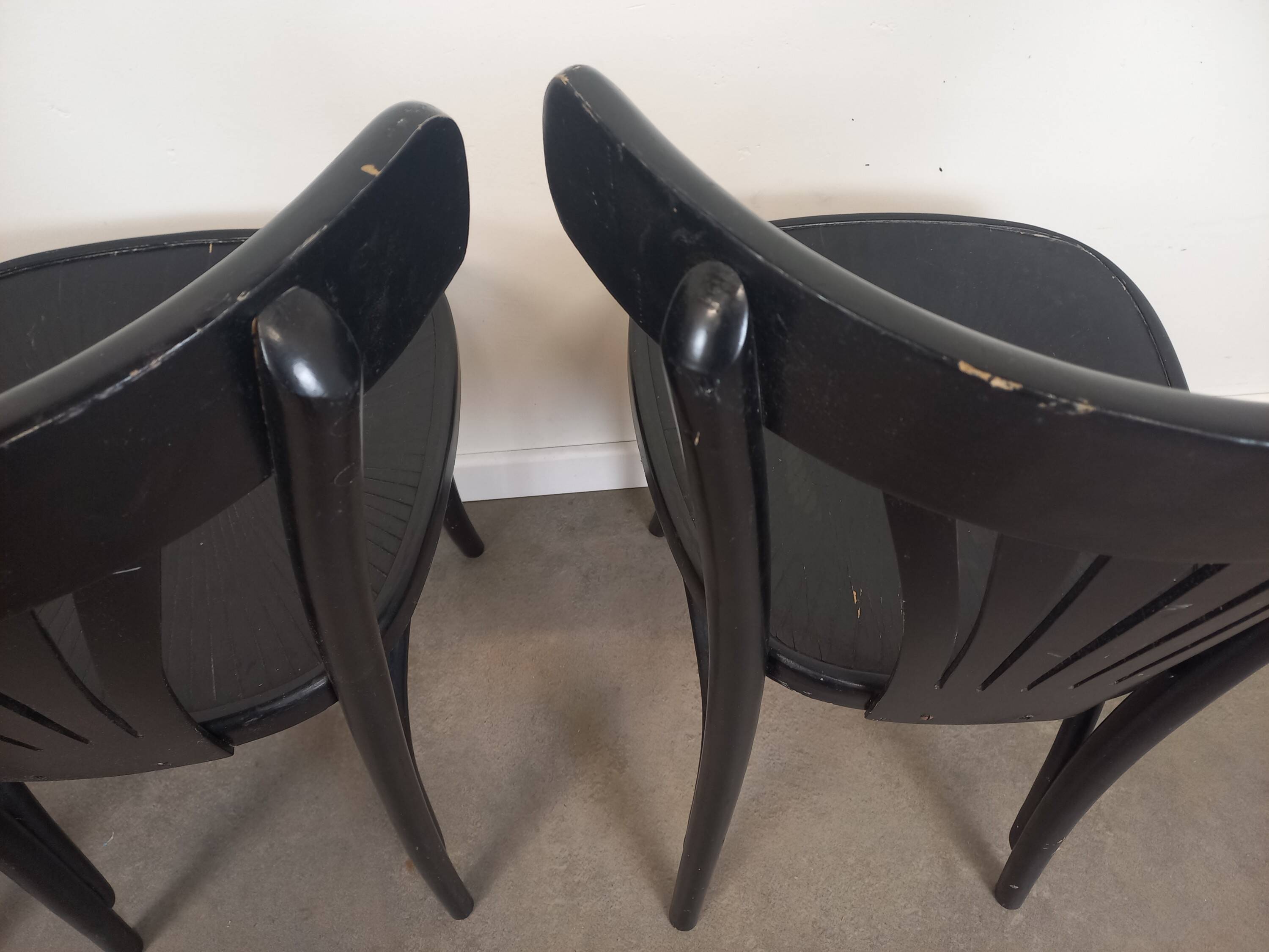 4 chaises bistrot noires