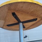 Round table formica yellow 1970