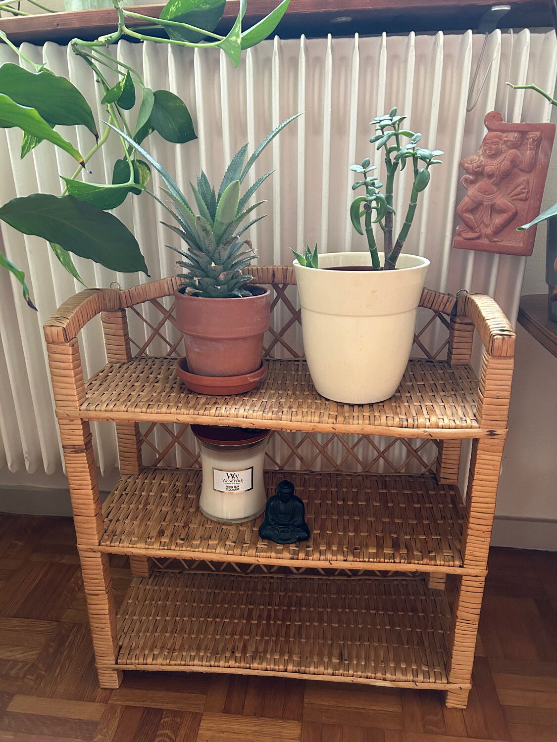 Vintage wicker shelf to put or hang