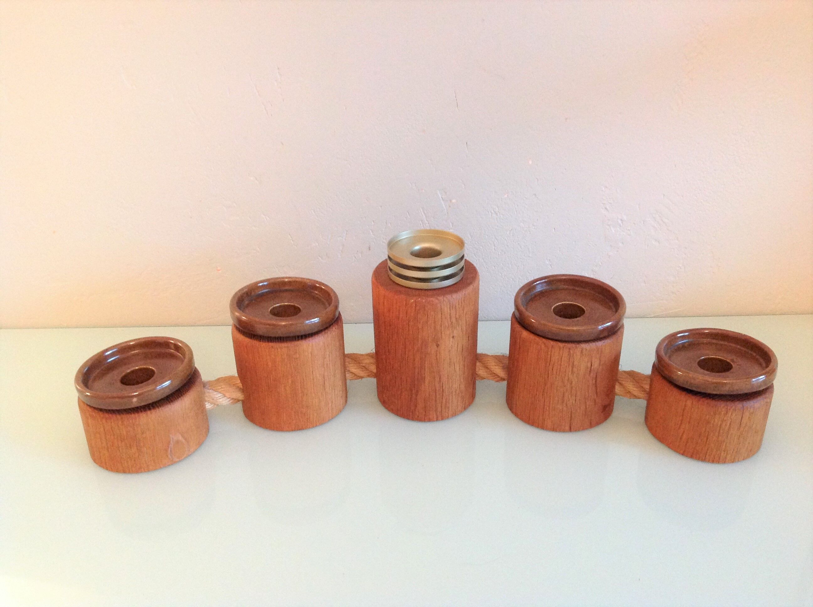 Five-headed chandelier in wood and ceramic Scandinavian style / vintage 60s-70s