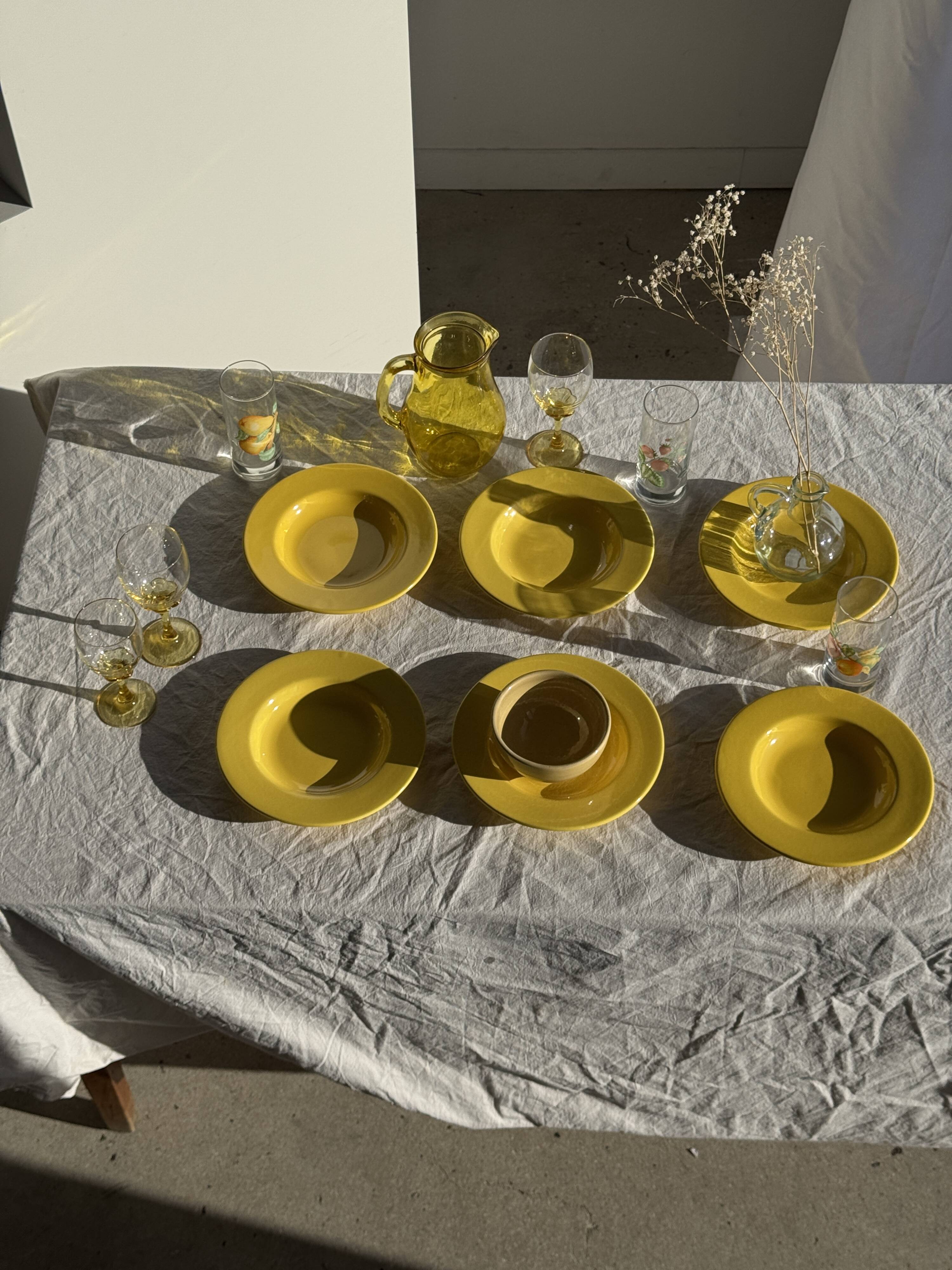 Set of 6 vintage yellow deep plates D22.5 H3.5