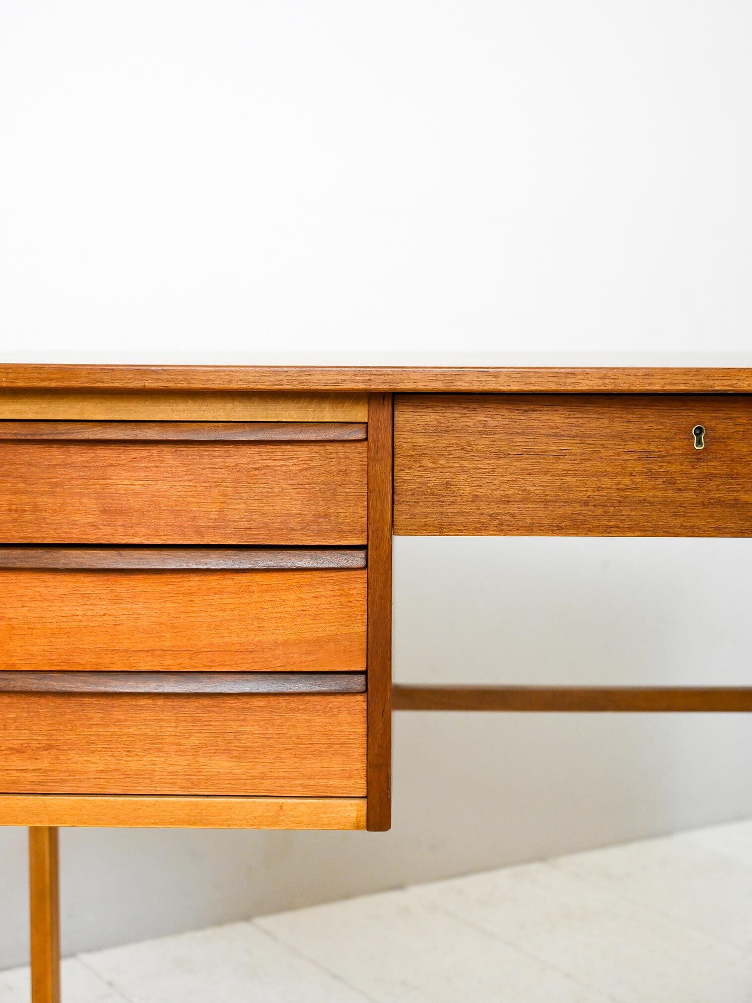 Vintage desk with drawers