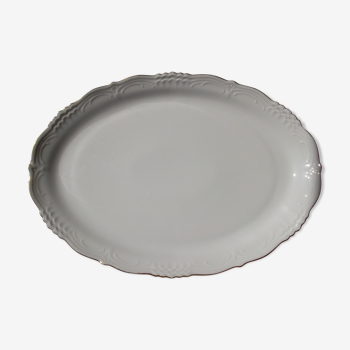 Plat en porcelaine blanche