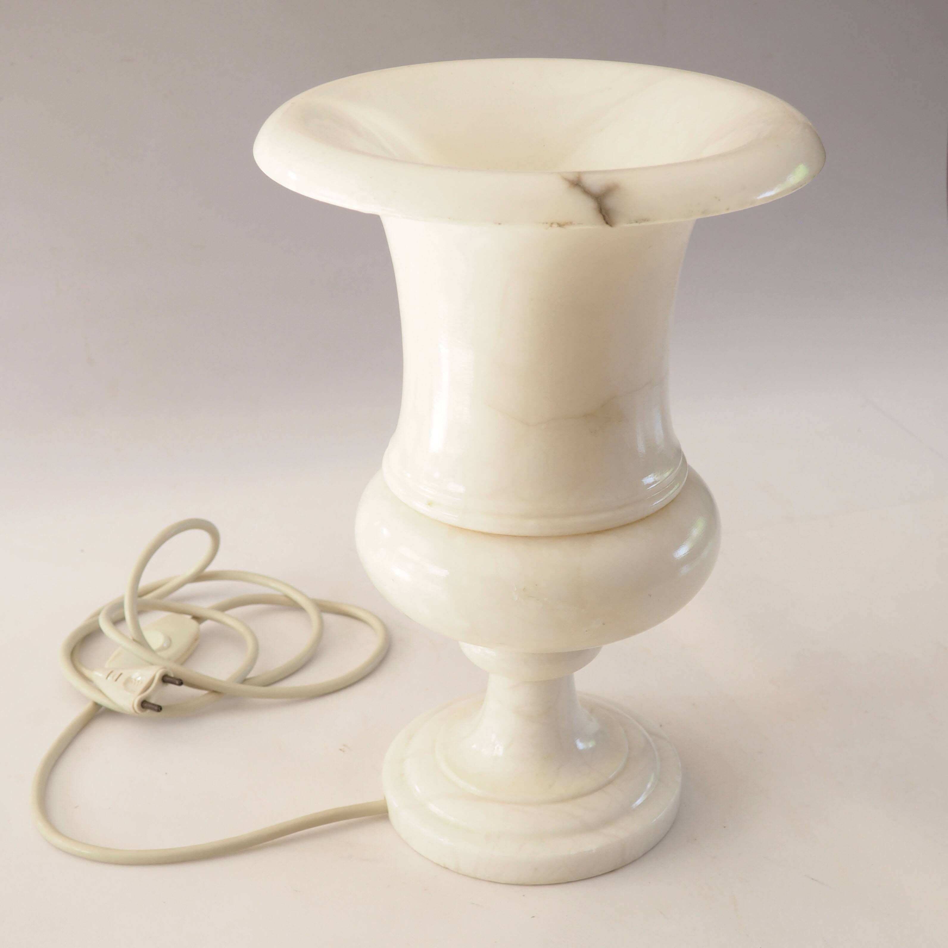 Medici alabaster lamp