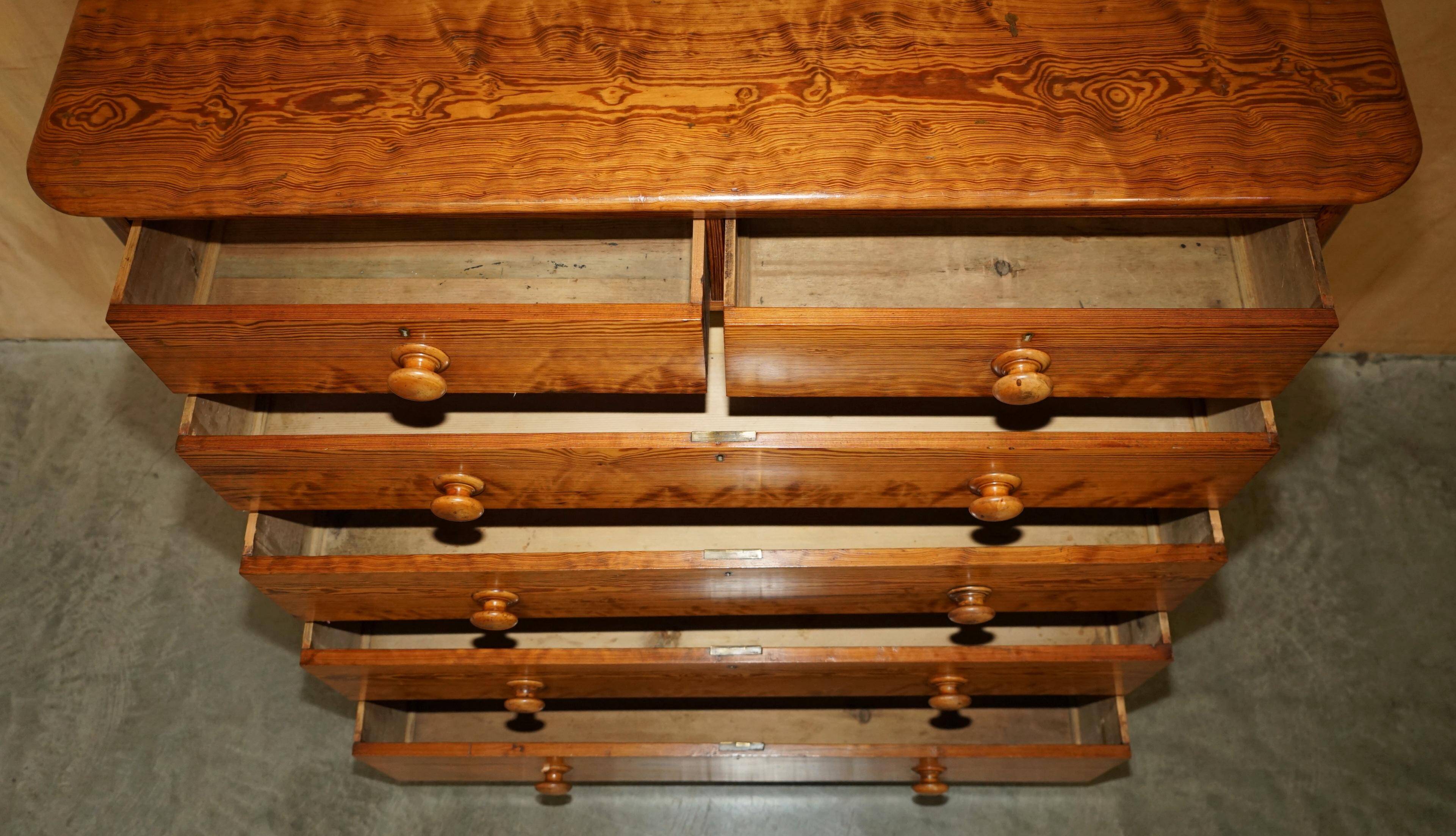Large Victorian chest of drawers in solid pine from around 1880.