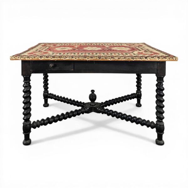 Table de style Louis XIII en bois noirci et tapisserie