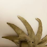 Hollywood Regency wall lamp in palm shape, in gold alloy brass type, from the 60s 70s.