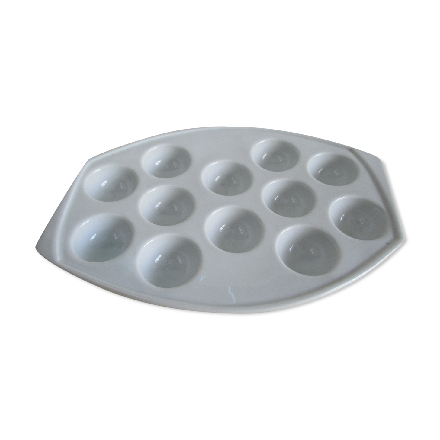 White porcelain snail dish