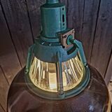 „Alma“ ukrainische Industrie Lampe Grün / Schwarz