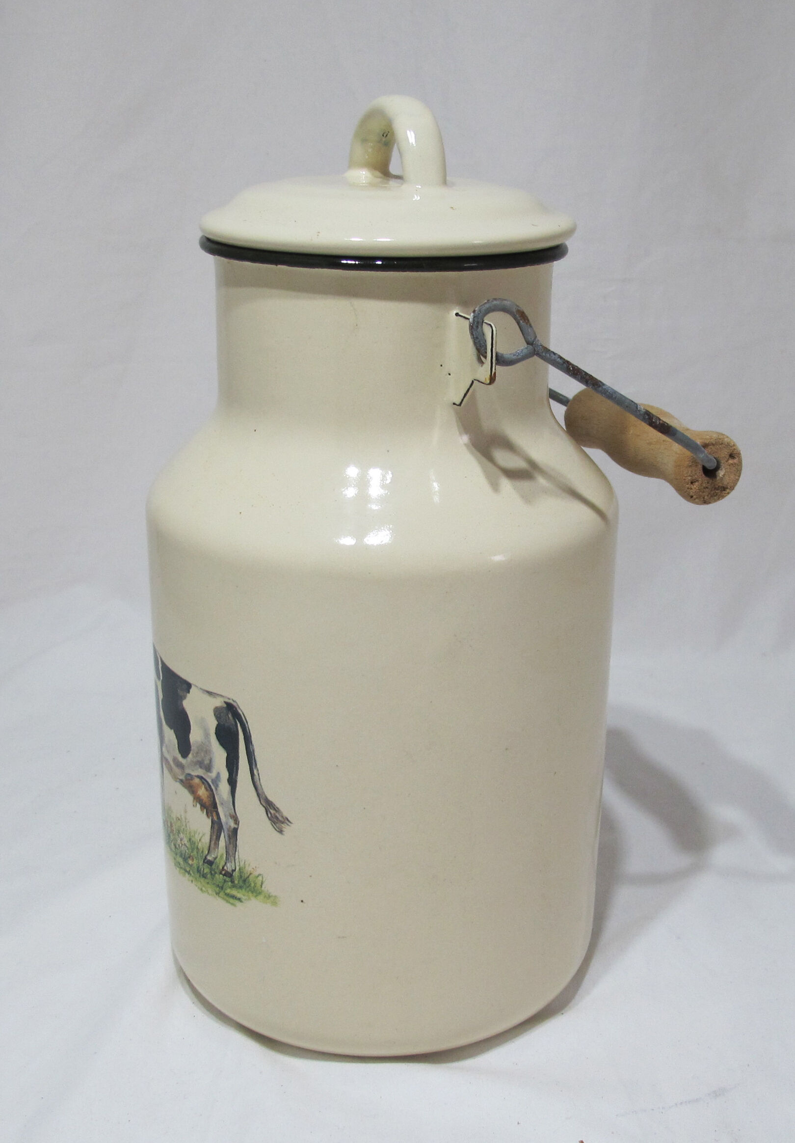 Milk jug in vintage enamelled sheet metal