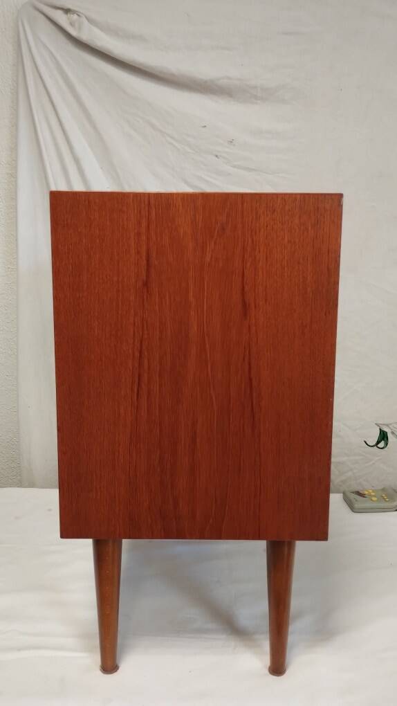 Small Scandinavian teak chest of drawers or bedside table from the 60s