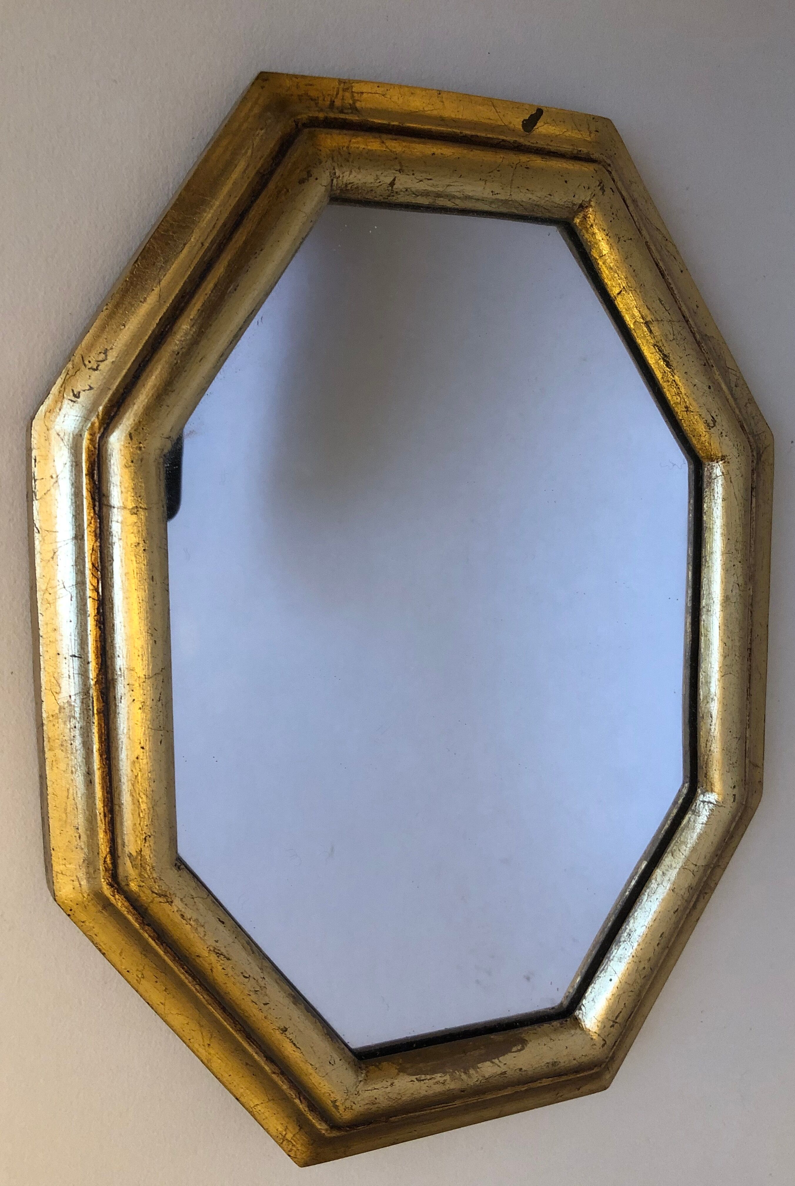 Small golden octagonal mirror 20x26cm