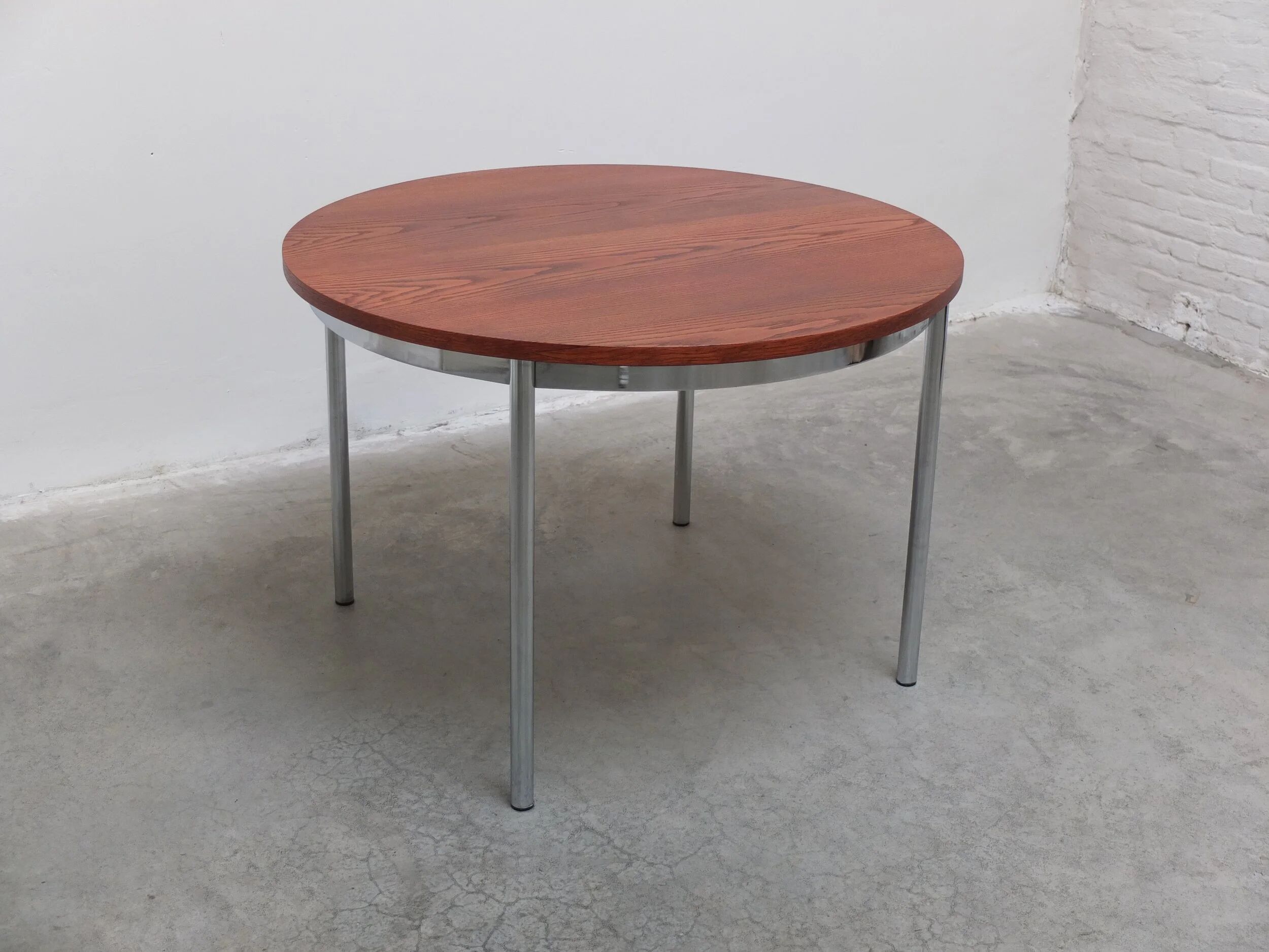 Round dining table in the style of Alfred Hendrickx, 1960s