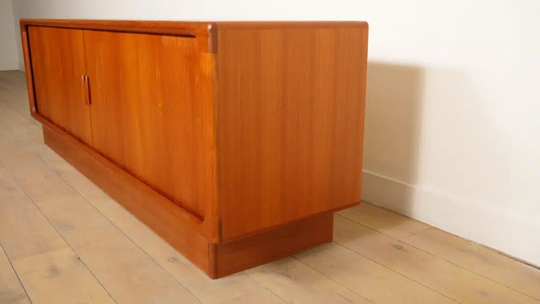 Vintage sideboard | 220 cm Dyrlund | 1960s | Tambour doors