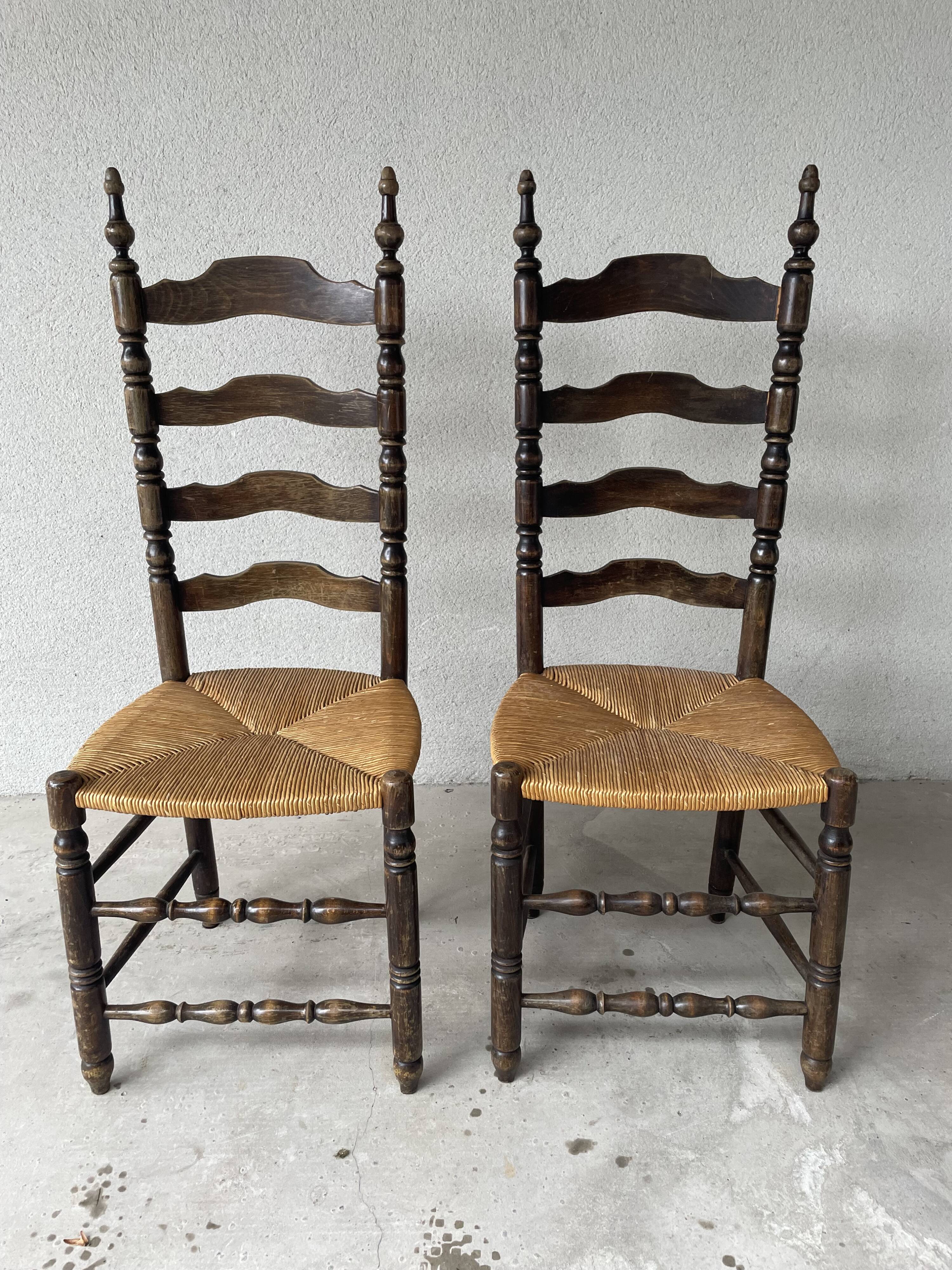 Chaise style campagnard bois massif et paille 1950