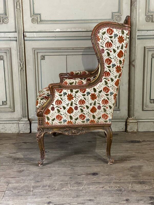 Fauteuil de style Régence en bois doré