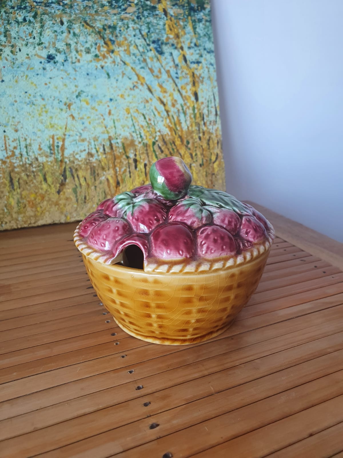 Sucrier fruits strawberry, signed sarreguemines france