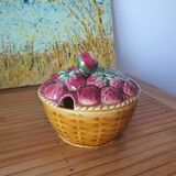 Sucrier fruits strawberry, signed sarreguemines france