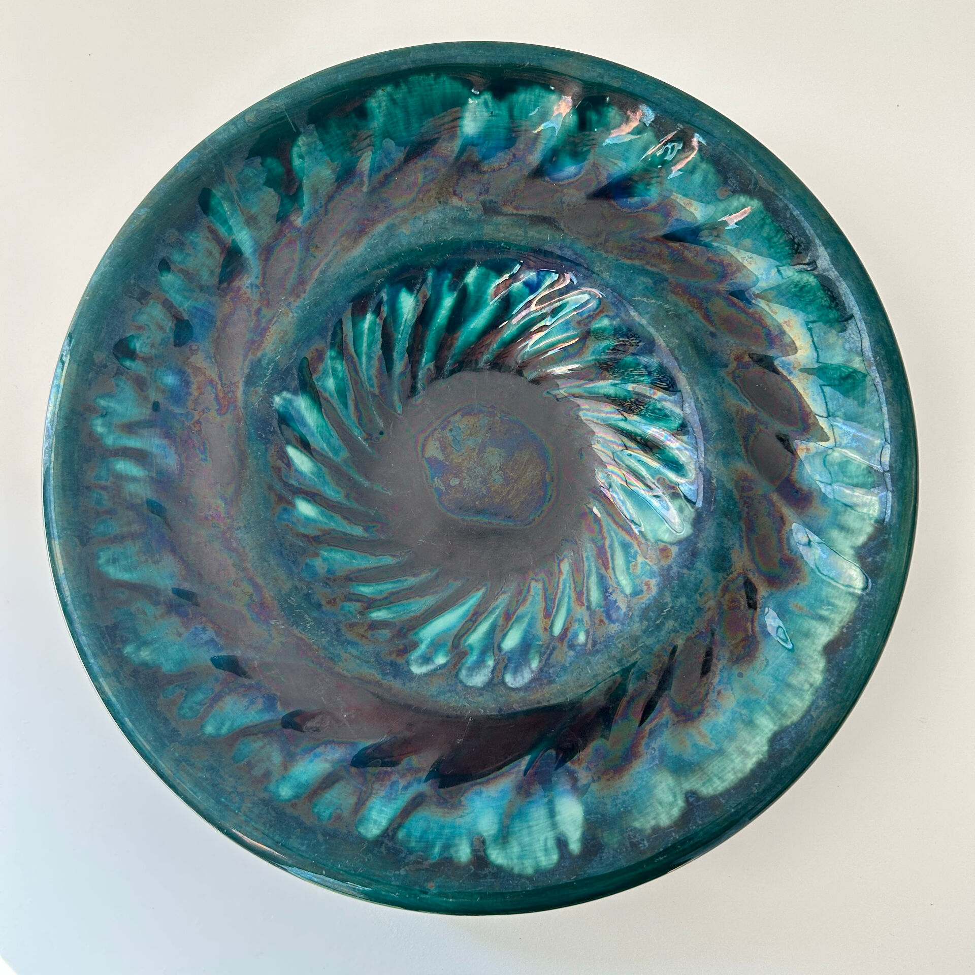 Wavy emerald green bob