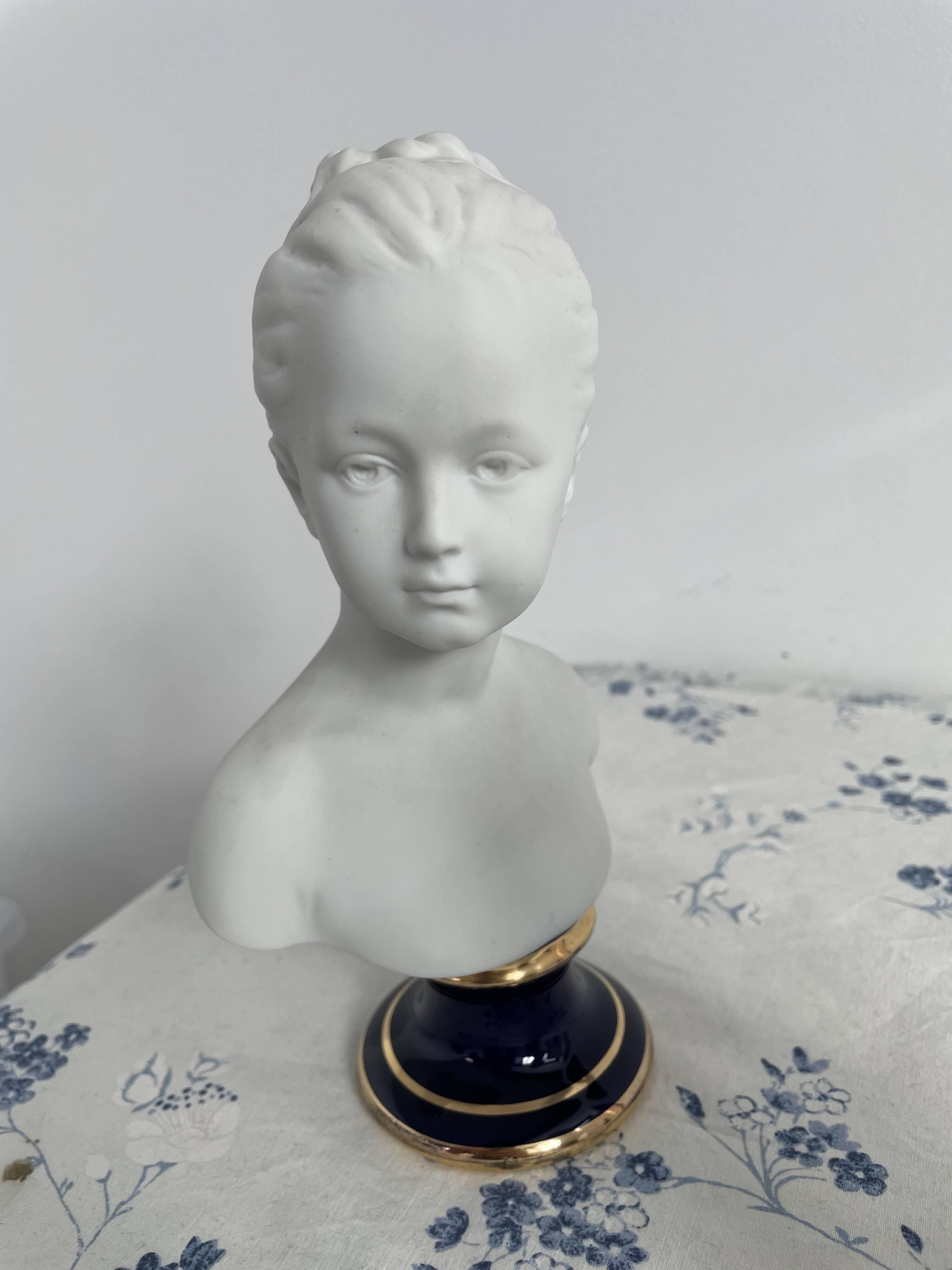 Pair of biscuit busts, Tharaud, Houdon, Louise and Alexandre Brongniart