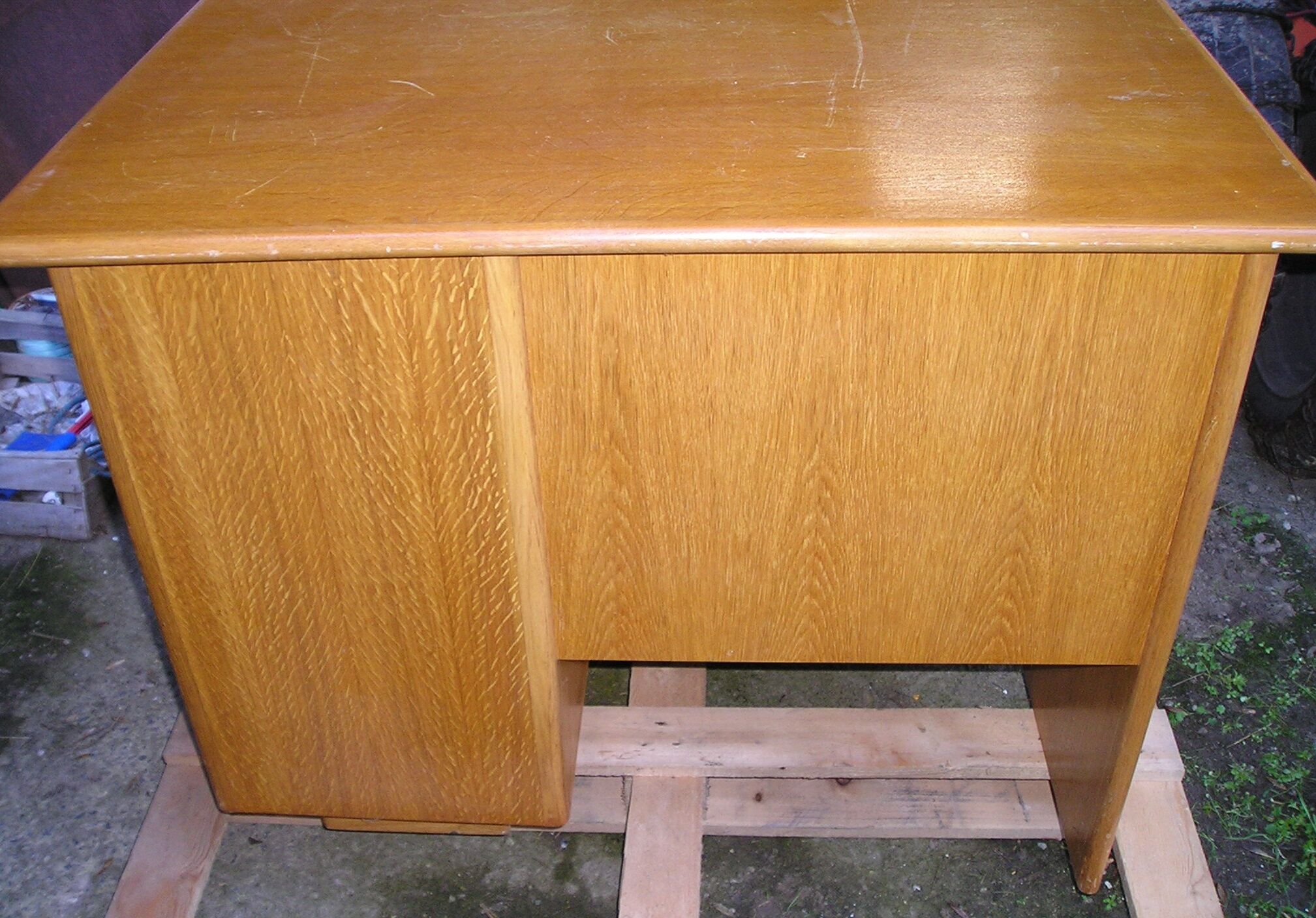 Bureau en chêne à 5 tiroirs années 70