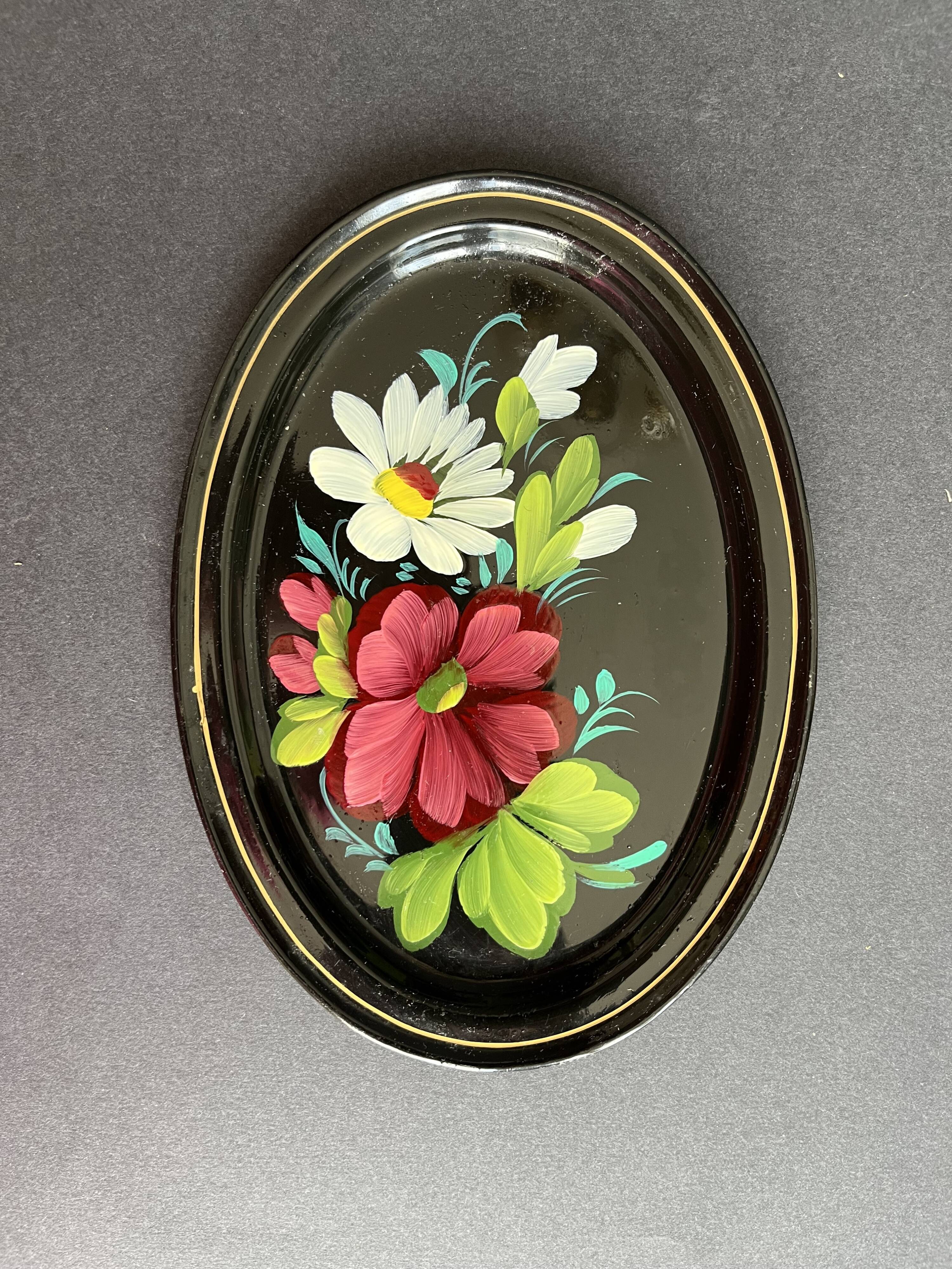 Set of three painted sheet metal trays