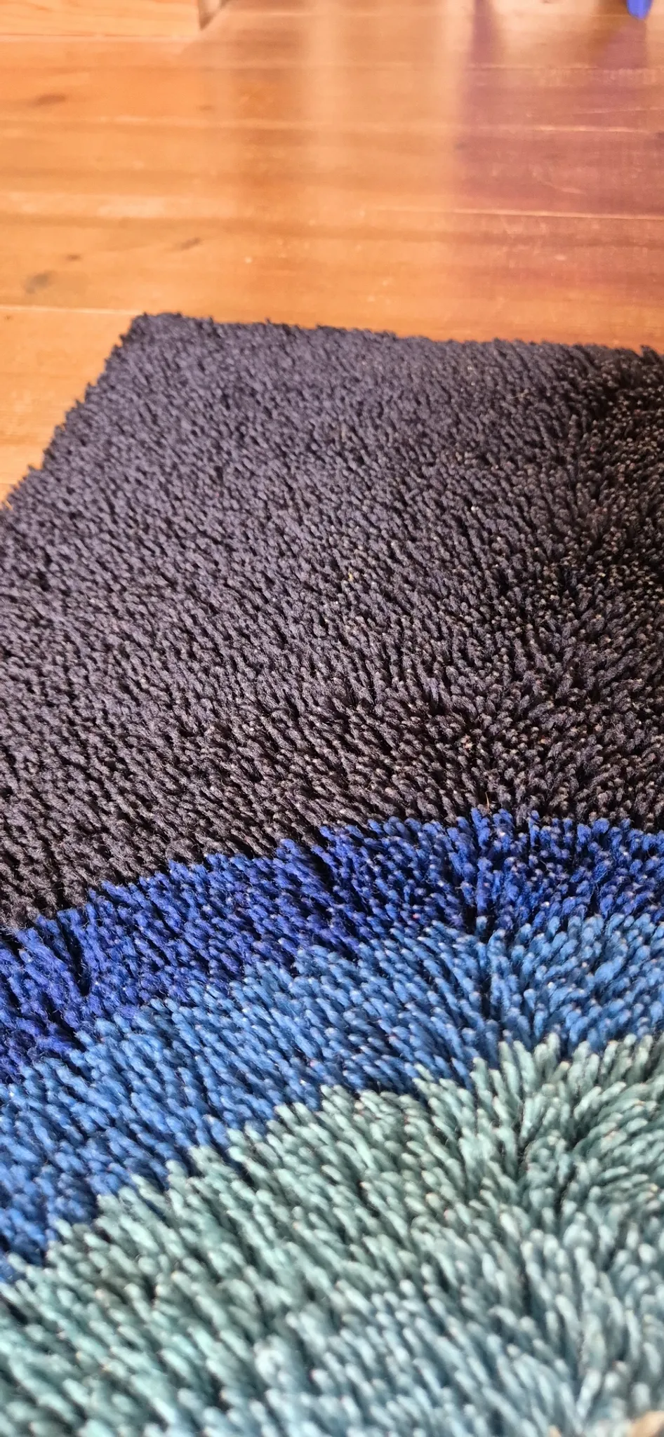 Vintage blue Space Age carpet from the 1970s in long pile wool.