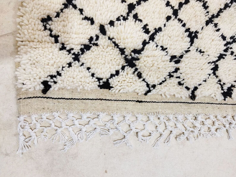 Moroccan berbere carpet 264x155cm