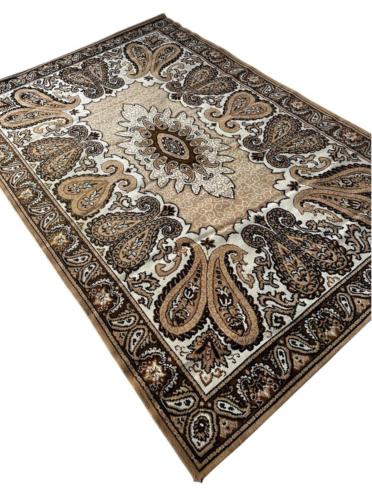 Tapis de style oriental 190cm x 280cm
