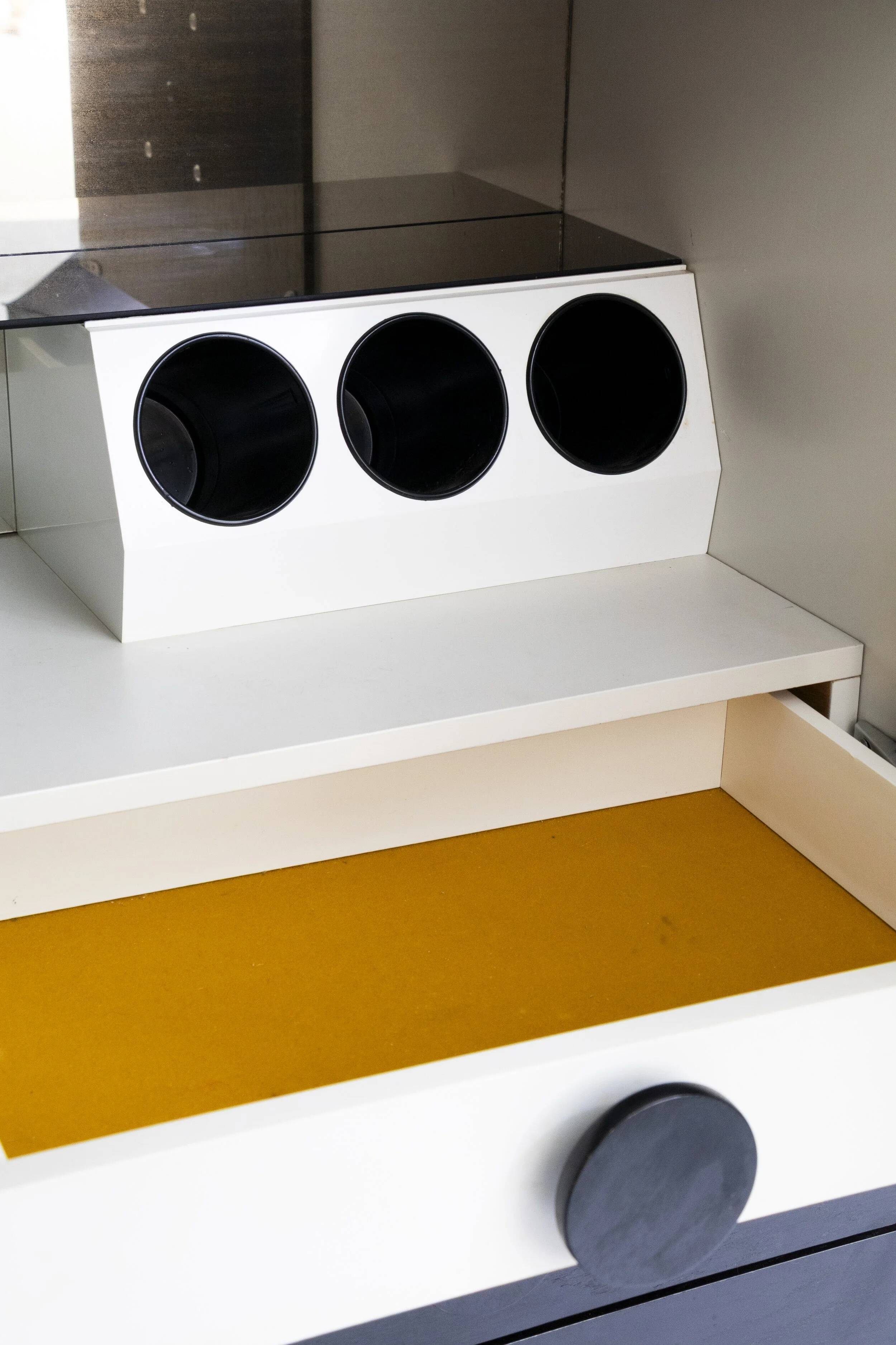 Ensemble de trois armoires brutalistes des années 1970