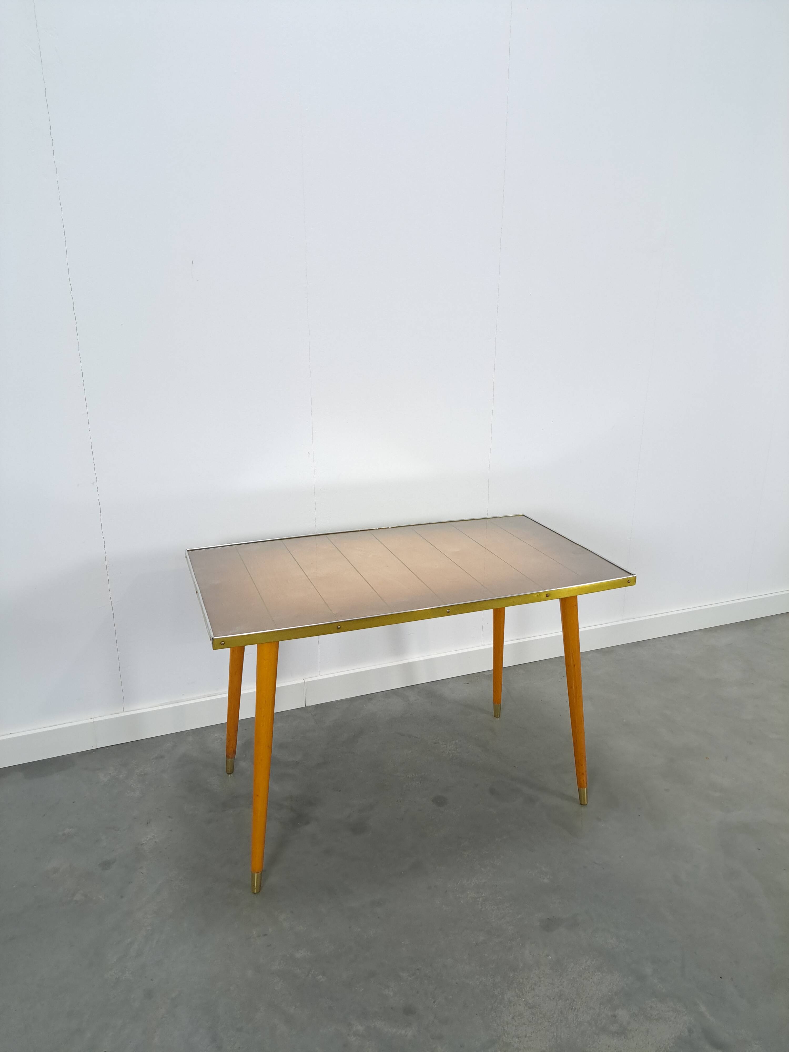 Koffie tafel hout met glazen blad vintage salontafel