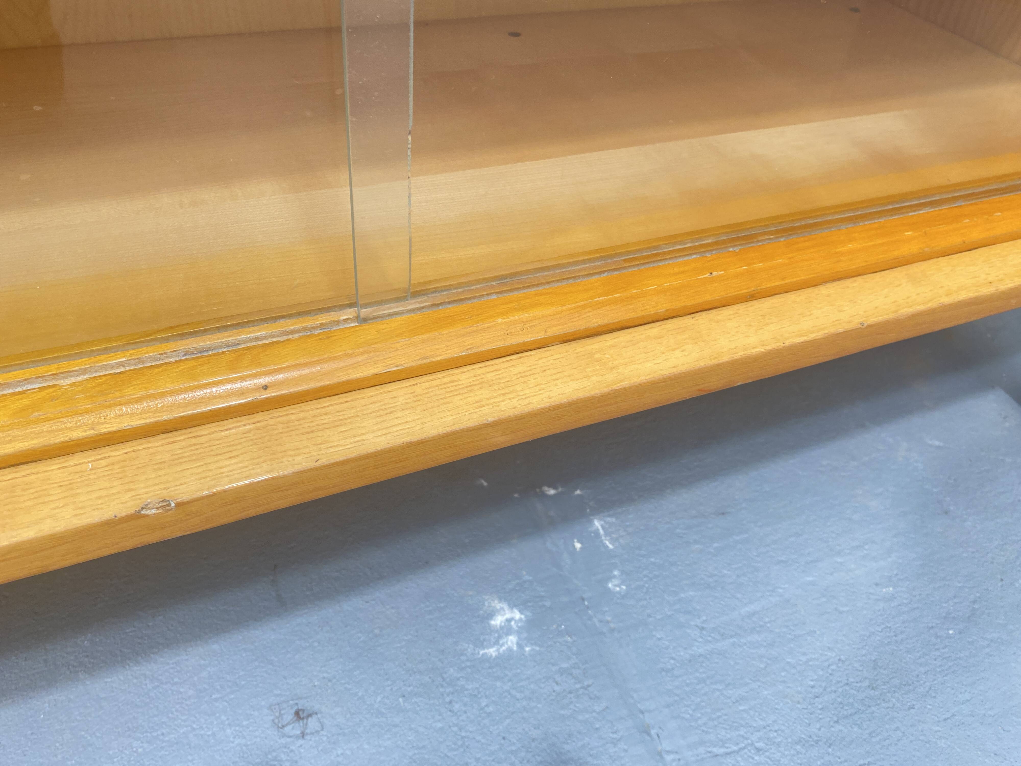 Bibliothèque vintage en noyer par František Jirák, 1960, Tchécoslovaquie