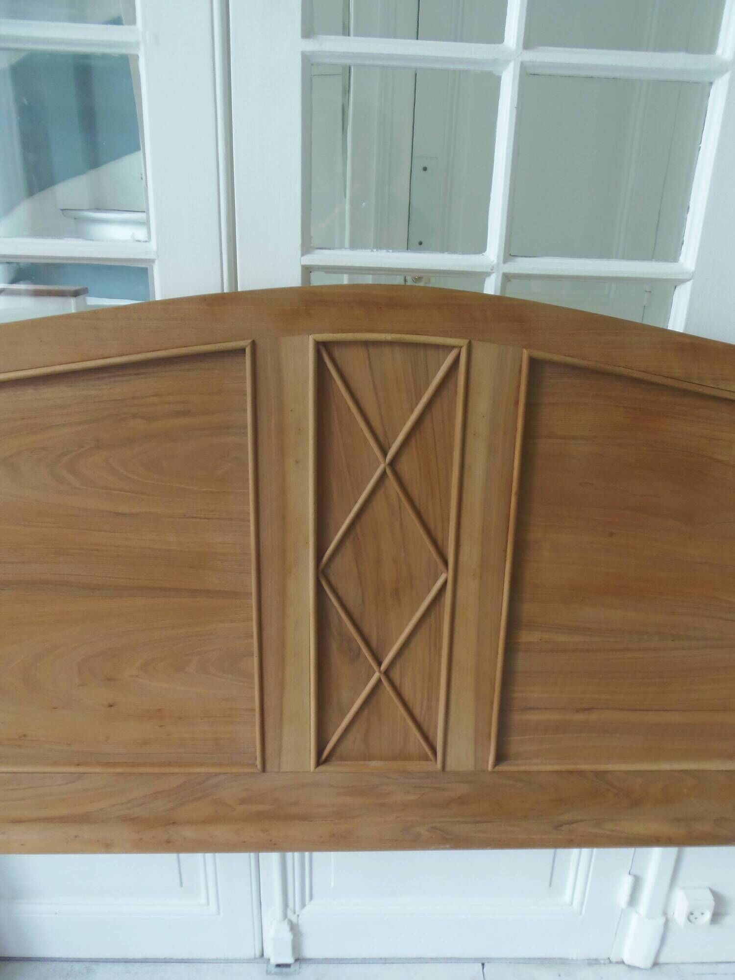 Headboard for a 160 bed in solid walnut. Unique piece made from old elements.