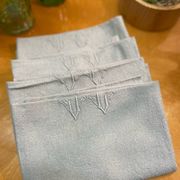 Lot de 4 serviettes anciennes grises monogrammes