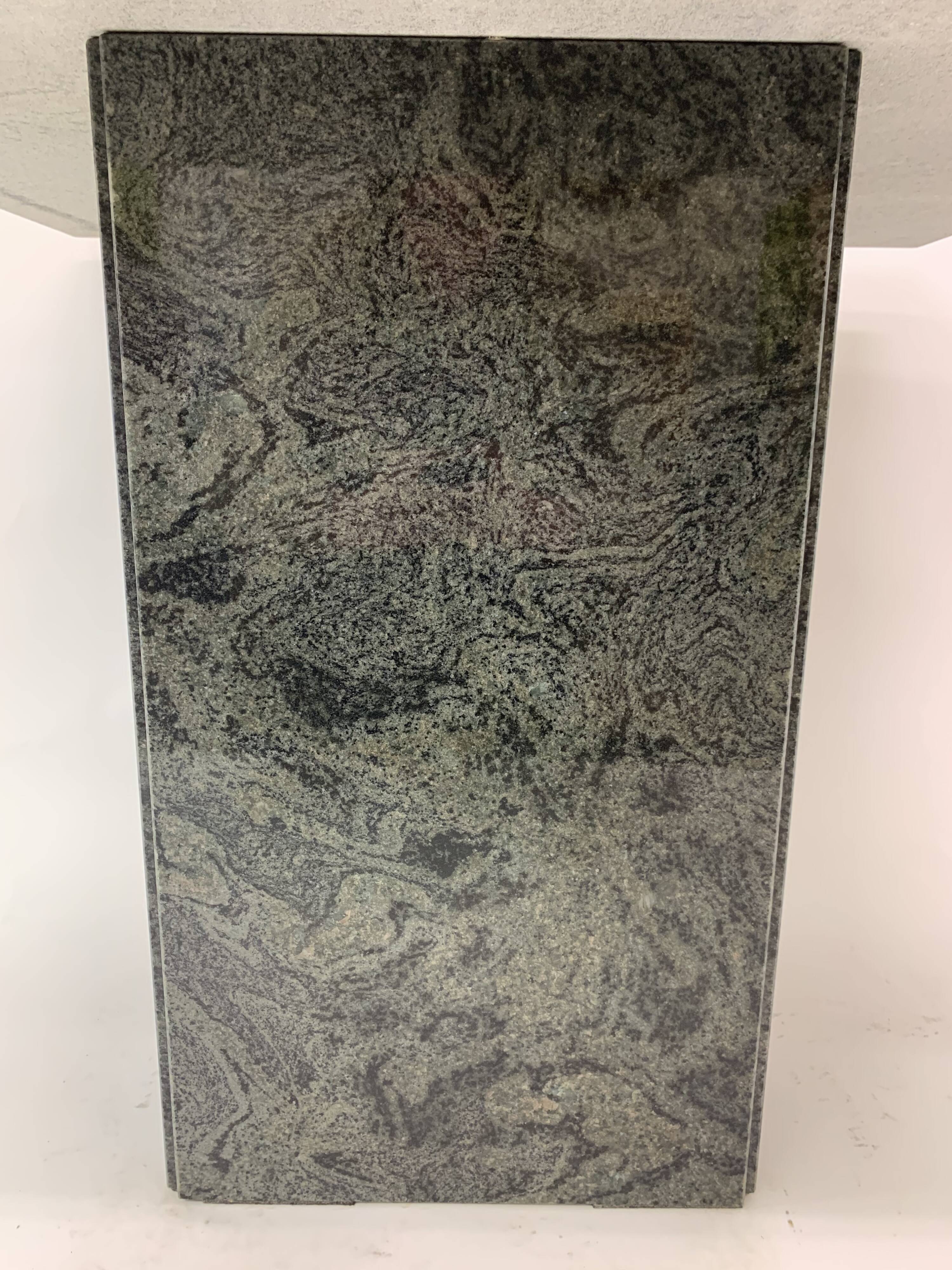 Table à manger en granit vert, années 1980