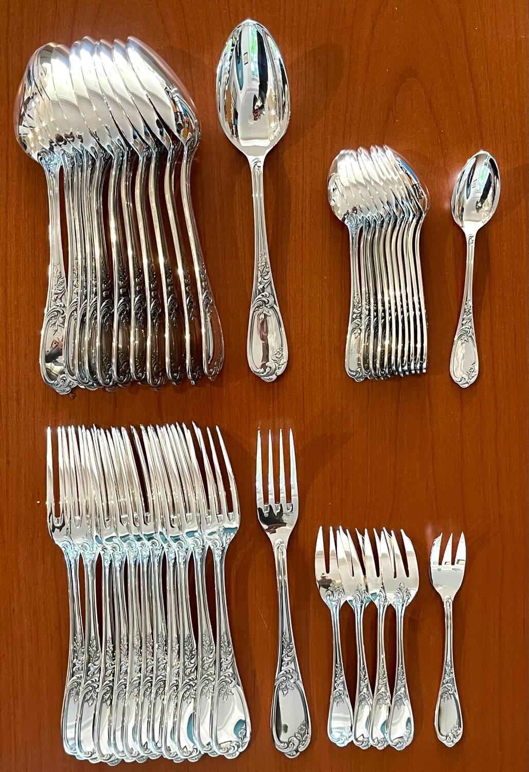 Ercuis Fontenoy 41-piece cutlery set, new condition