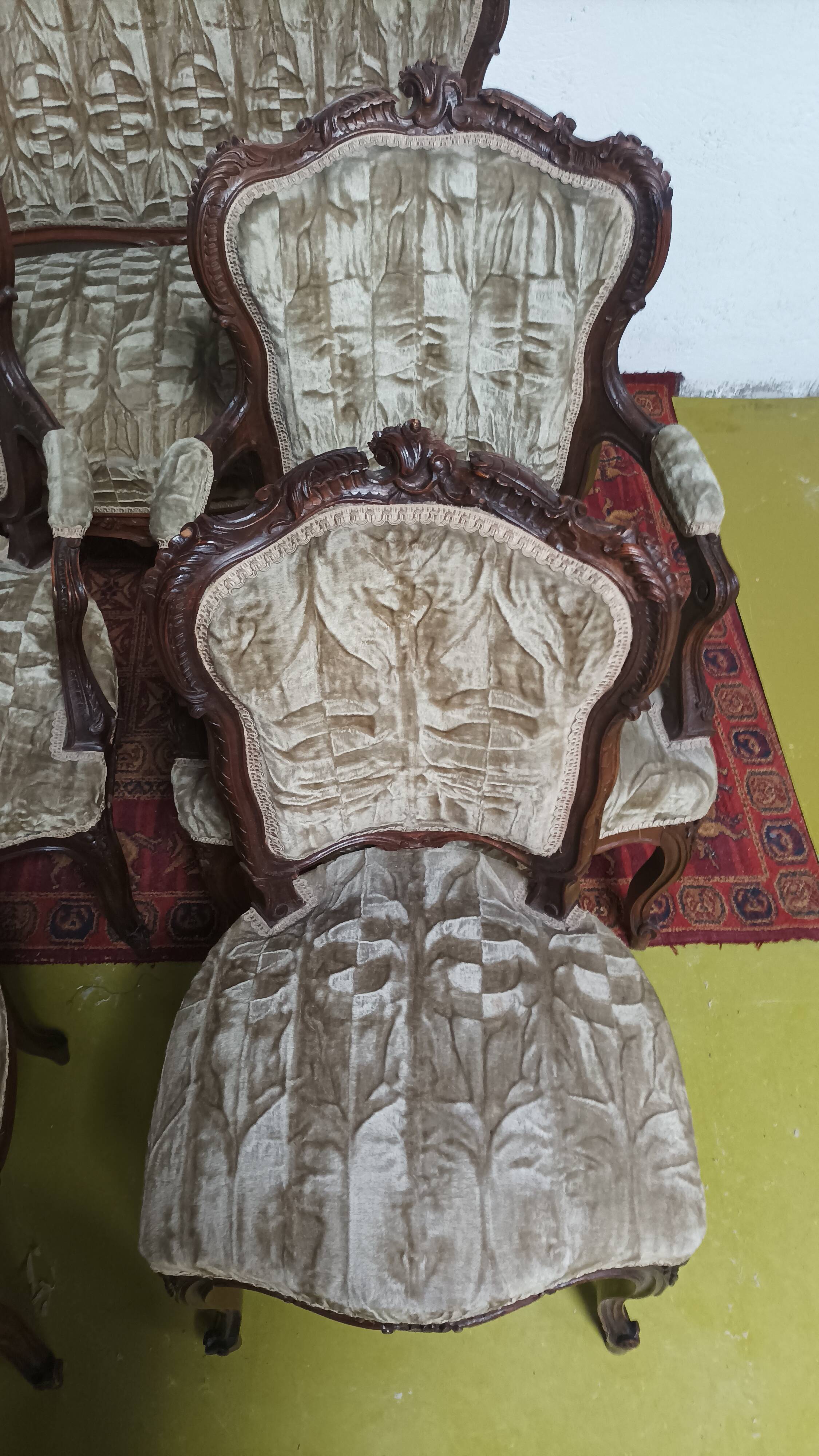 Living room set of Rocaille bench and armchairs in walnut